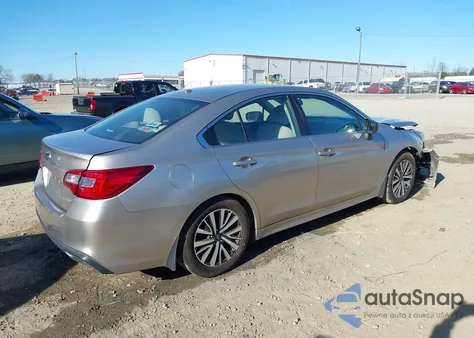 2019 Subaru Legacy 2.5I z USA, uszkodzony, nr VIN 4S3BNAB65K3023910